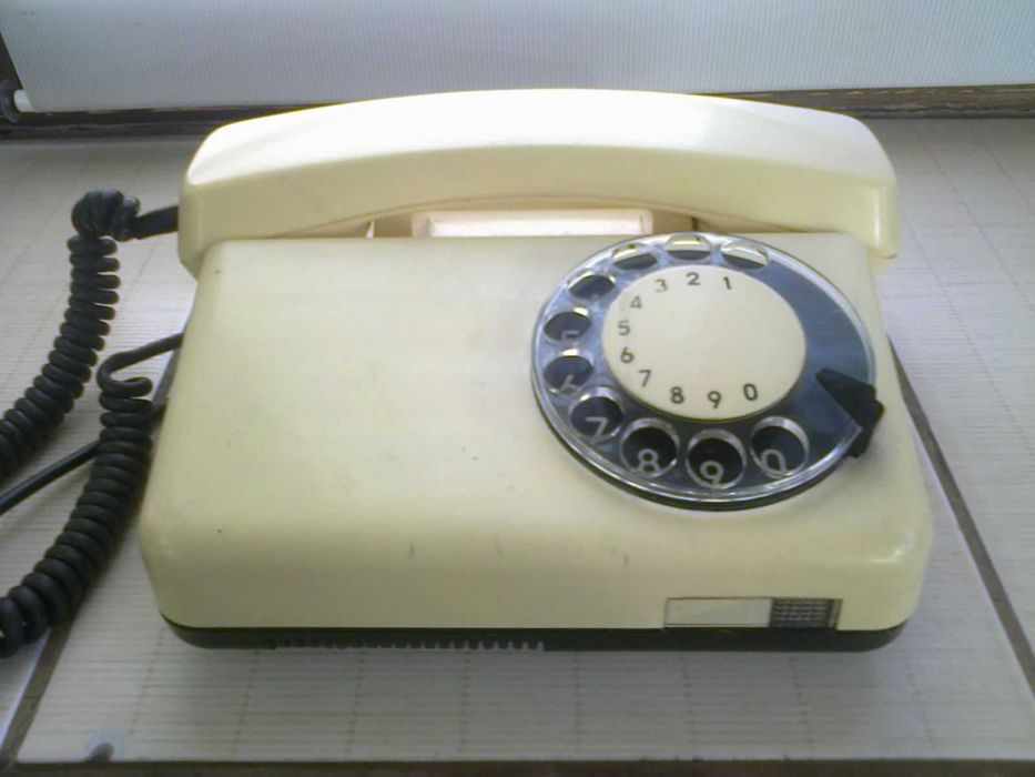 Telefon stacjonarny tarczowy Tulipan prl