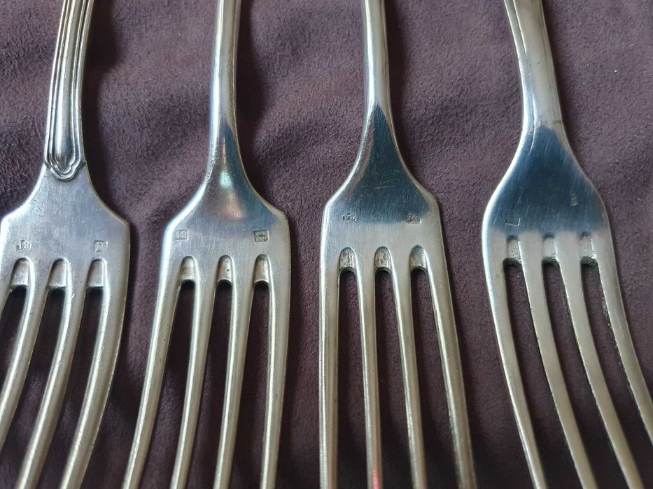 Lote de 7 Garfos Séc. XIX em METAL BLANC 84 - France