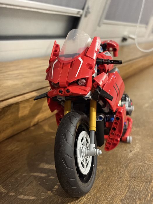 Lego Ducati panigale V4 R