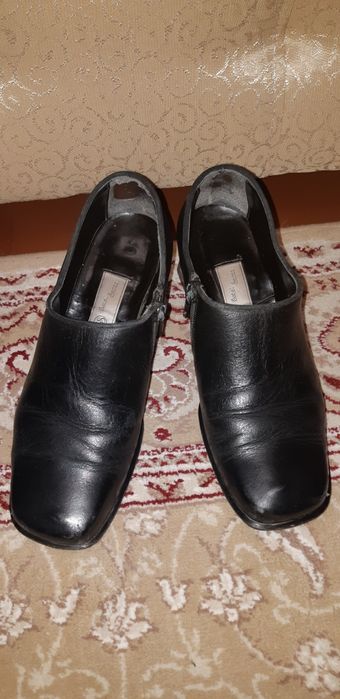 Віддам безкоштовно взуття