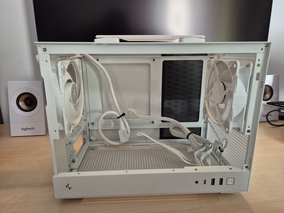 Obudowa ITX DeepCool CH160 + 2× Arctic P14 Max PWM