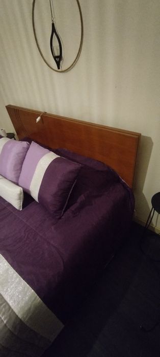 Cama em pinho com cabeceira em pinho e estrado já incluído