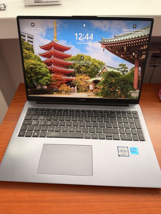 Huawei matebook d16