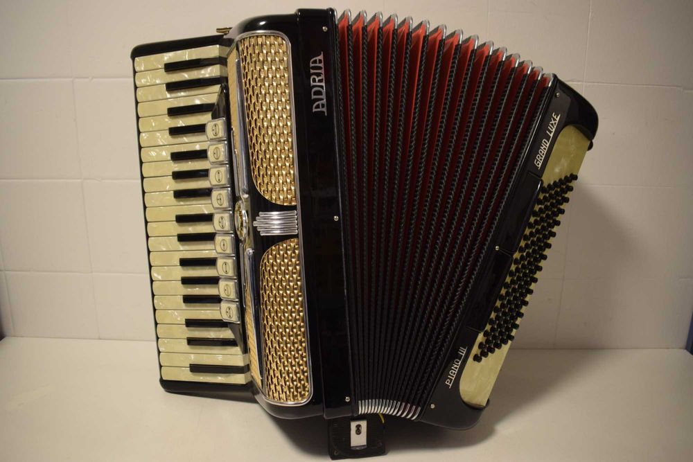 Acordeao Adria Piano III Grand Lux 3 Voz,  N  50