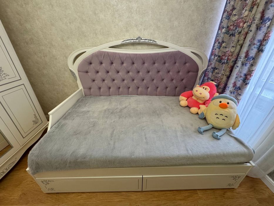 Меблиі у дитячу кімнату ( кімната принцесси)