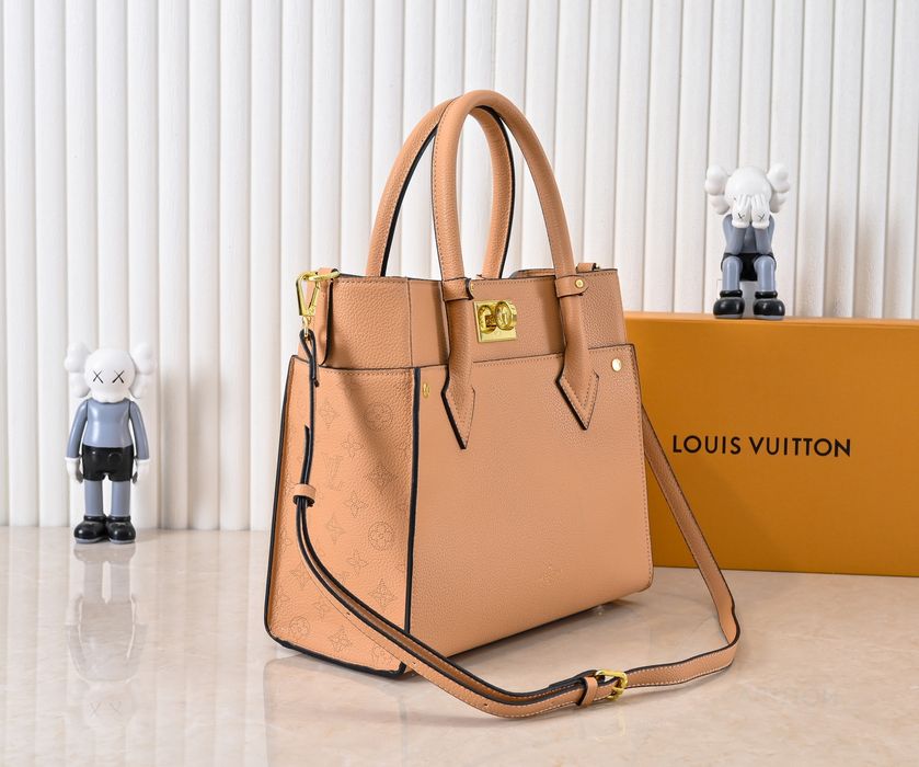 Жіноча сумка LOUIS VUITTON M53826