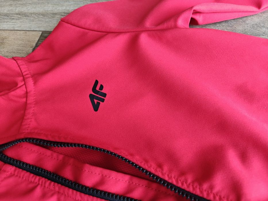 Kurtka Softshell wiatroodporna membrana 5000 chłopięca czerwona 134 4F