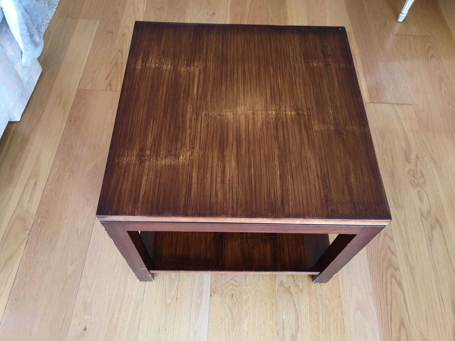 Mesa de apoio quadrada em bambu tratado