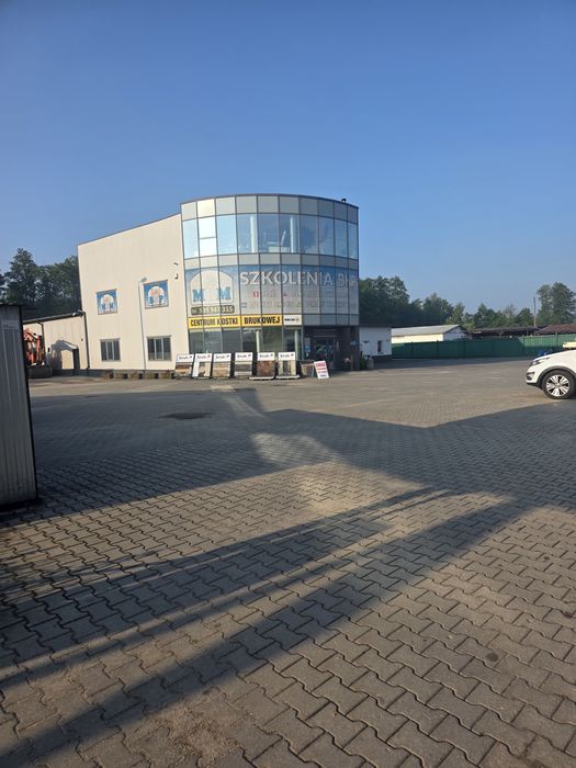 Atrakcyjnie usytułowany lokal biurowy.
