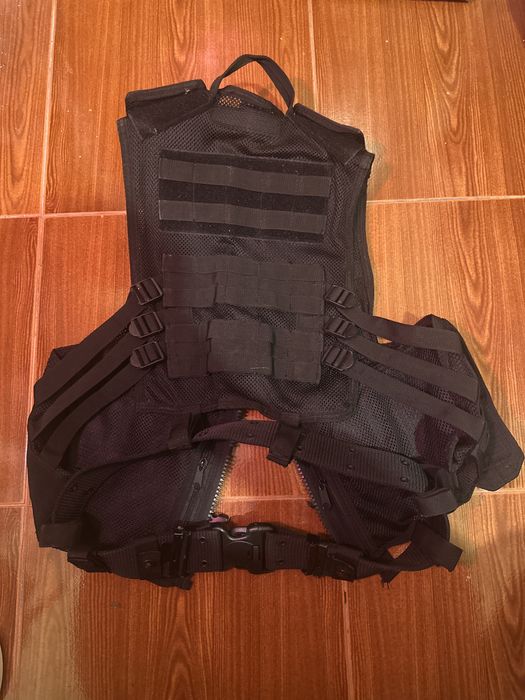 Colete modelo MIL-TEC