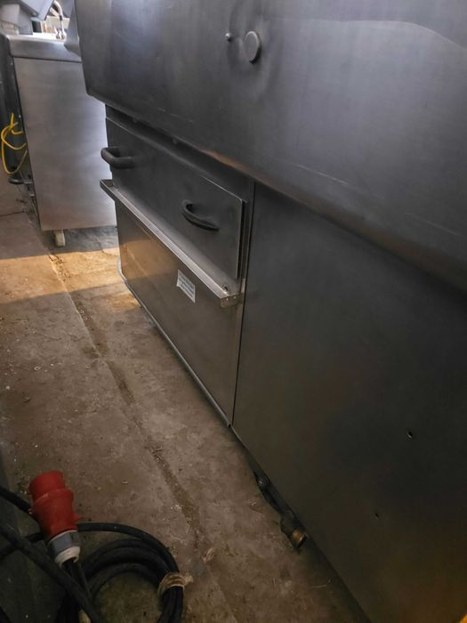 Myjnia,myjka tunelowa do pojemników E2, elektryczna 230 cm NIERDZEWNA