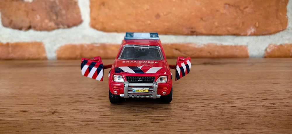 Mitsubishi L200
