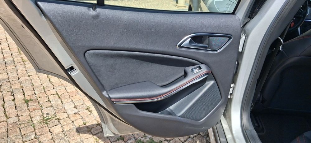 Mercedes GLA180d AMG Line