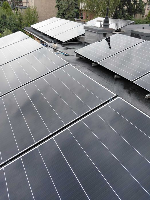 Solar Care –  Mycie Paneli Fotowoltaicznych i Szyb Wodą Demi /  Elewacje, Witryny