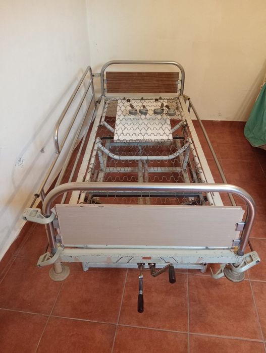 Cama articulada usada