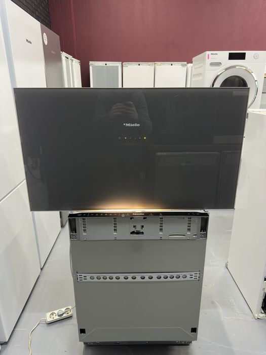 Витяжка фірми MIELE DA 9092 W
