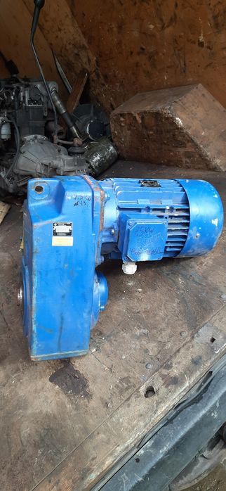 Silnik elektryczny z reduktorem, motoreduktor VEM 7,5KW 43obr  1,1KW 25obr   1,1KW 315obr  1,5KW 100obr