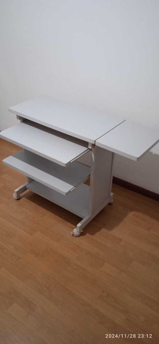 Secretária para Computador