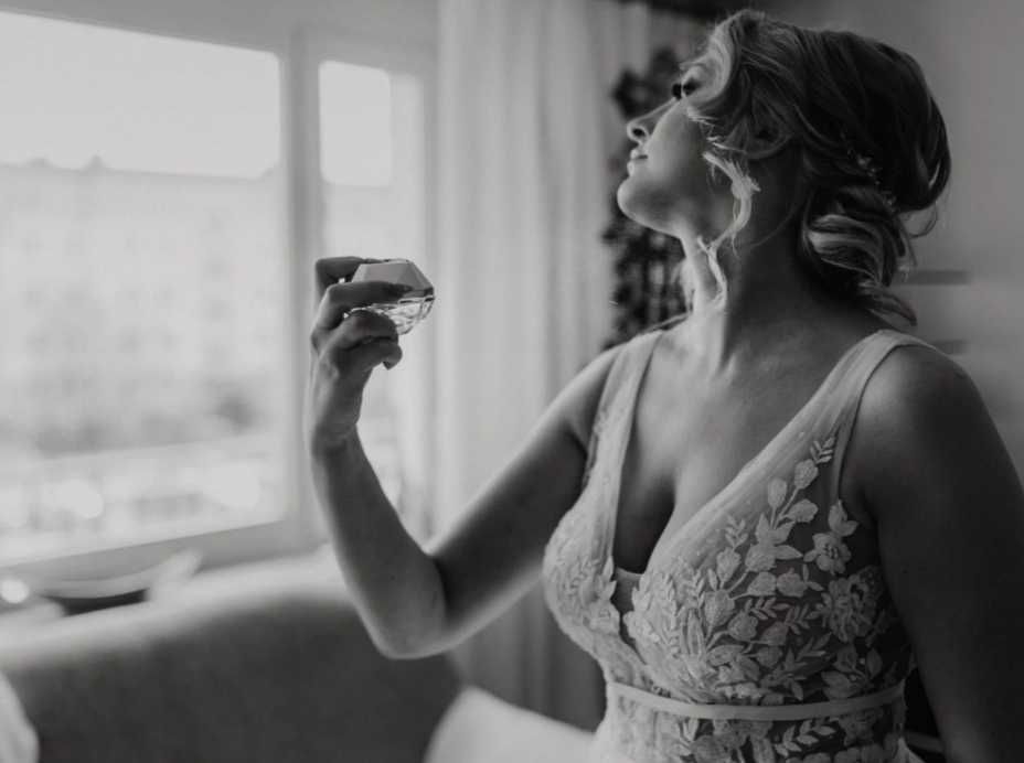 Suknia ślubna Lilian West 66155 ivory/nude + długi welon gratis