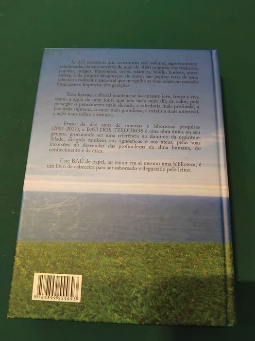Livro “Baú Dos Tesouros”