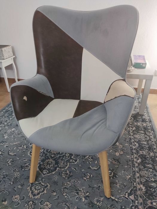 Poltrona moderna estofada