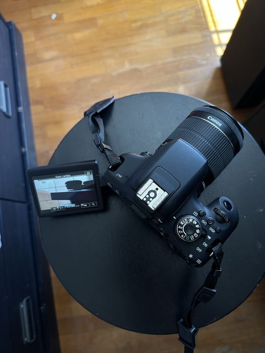 Camera fotográfica Canon 750D c/ acessórios