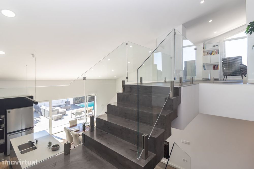Moradia T4+1 com piscina | Perto de tudo, longe do ruído