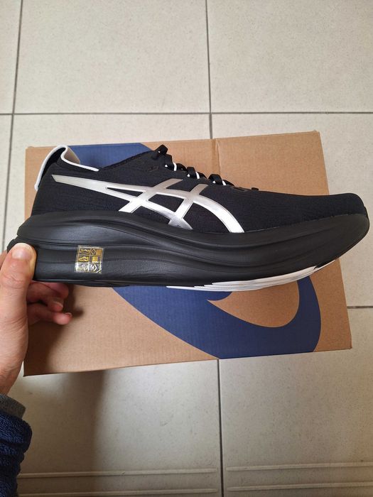 Asics Gel-Nimbus 28 Platinum/Black (44,5)