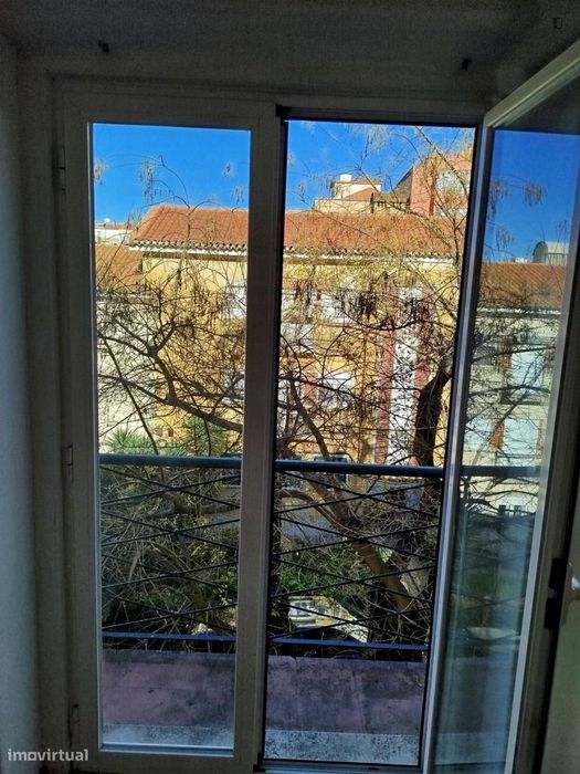 Quarto - localizado em Alvalade Lisbon