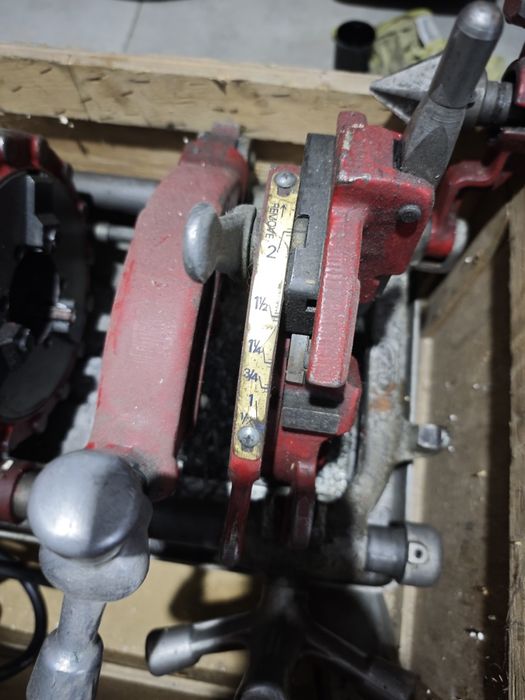 Torno eléctrico de abrir roscas REX