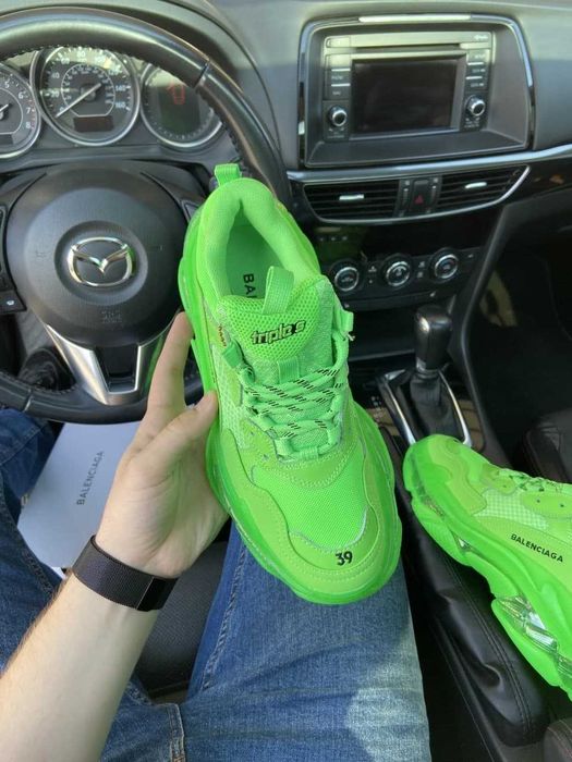 Balenciaga Triple S Clear Sole Beige