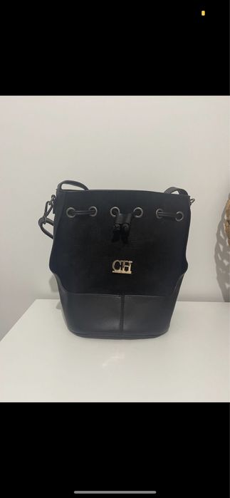 Mala Carolina Herrera preta