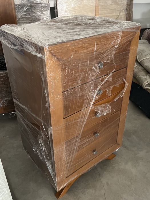 Comoda e mesa de cabeceira