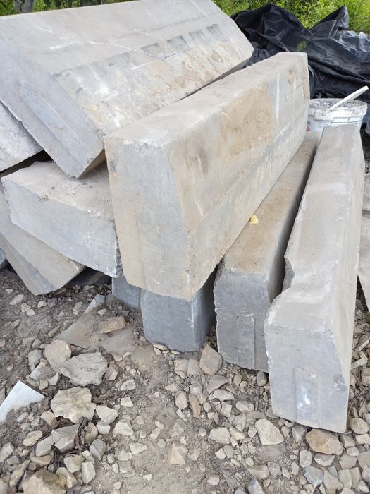 Krawężnik drogowy 100x15x30