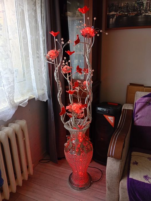 Piękna lampa podłogowa led