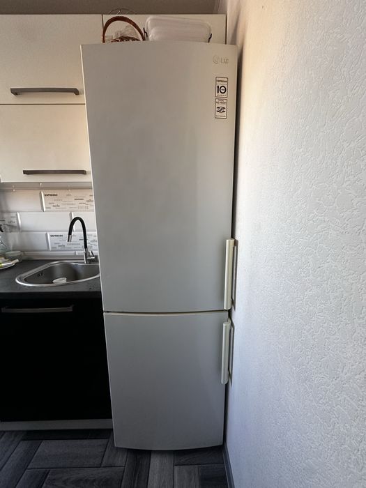 Продам холодильник LG