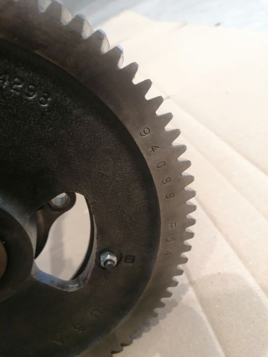 Wałek rozrządu Case MX240, MX270 MX285 MX275 MX255 Cummins  C6TAA-8304