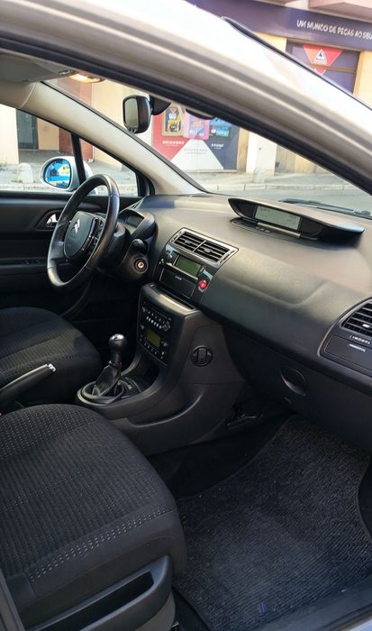 CITROËN C4 1.6 HDi Dynamic — photo 4