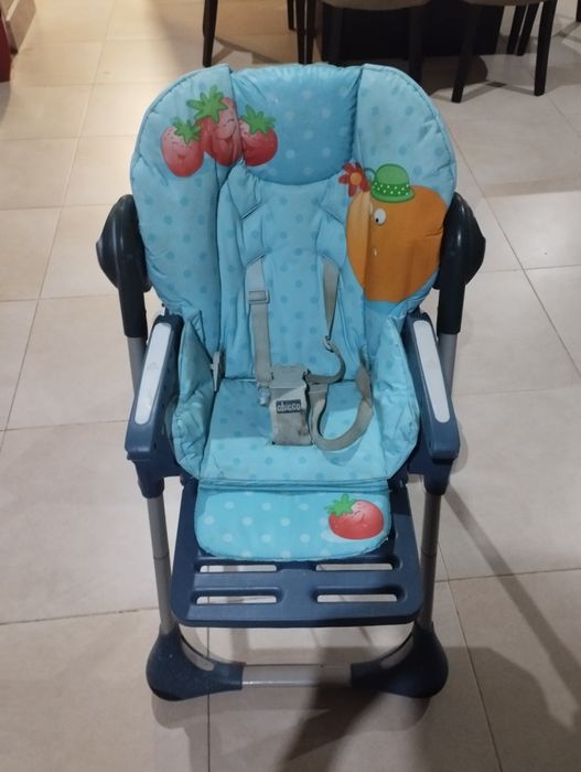 Cadeira de papa Chico Polly