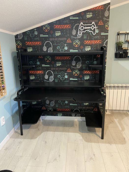 Biurko gamingowe jak nowe ikea fredde czarne