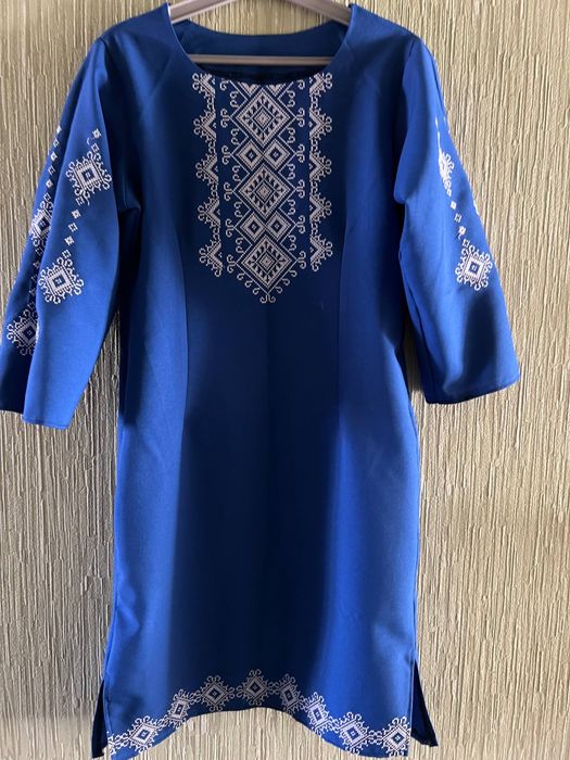 Вишите плаття  з пасочком