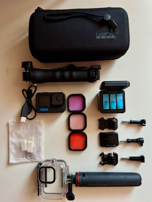 GoPro HERO 10 Black + 3 baterie + ładowarka + akcesoria