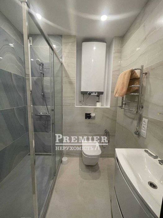 Продам квартиру з ремонтом