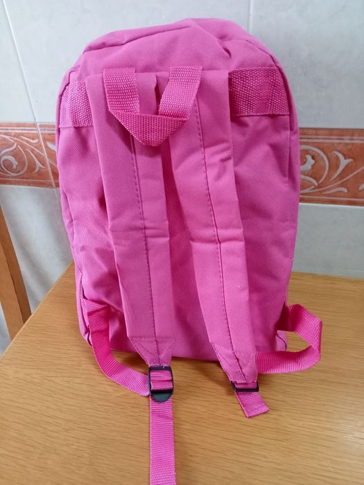Mochila escolar de menina
