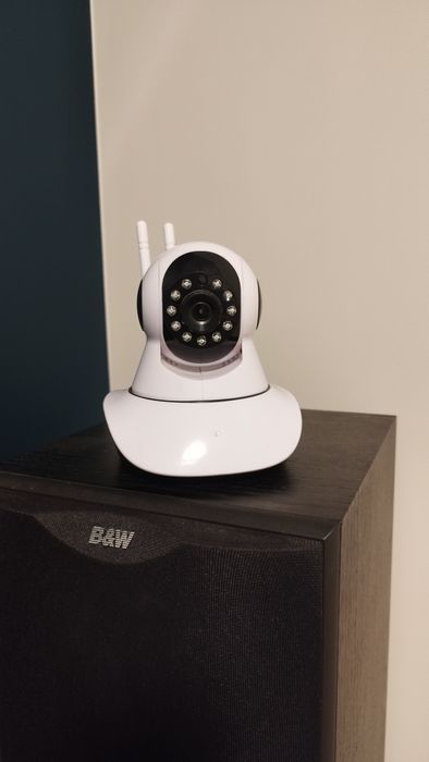 Kamera wifi 2.4G funkcja śledzenia, alarm, wykrywanie ruchu , IR