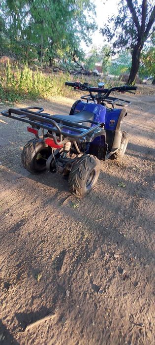 Продам детский электрический квадроцикл до 100 кг,состояние нового