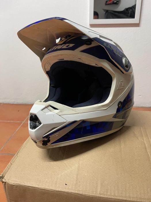 Capacete one criança