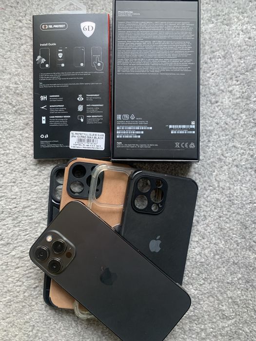 Iphone 13 Pro Max 1TB plus 4 case