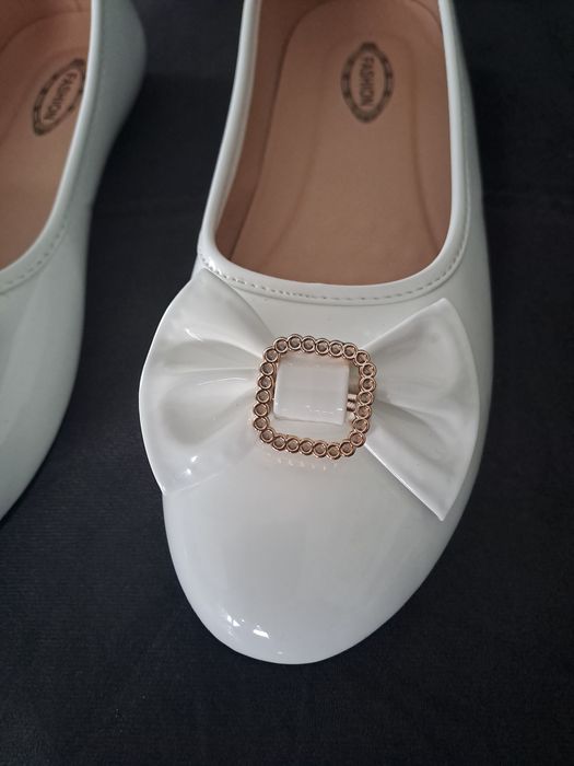 Białe buty Nowe komunia/wesele