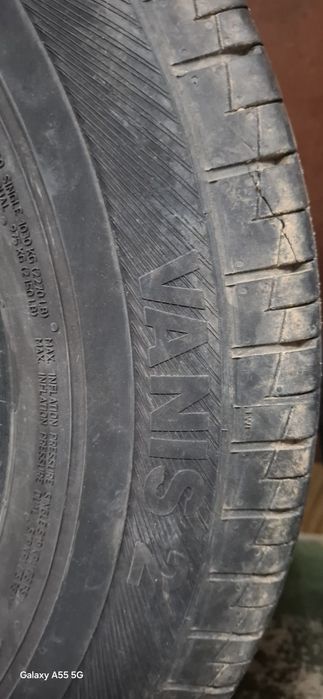 4 Pneus  medida 215/70R15 - bridgestone duravis e barum  vanis 2